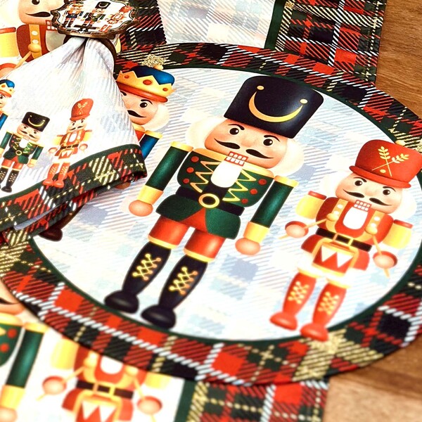 Kit Sousplat + Guardanapo Natal Quebra Nozes - 6 Peças - Sem