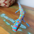 Lagarto Madeira Ilha Do Ferro P - Azul/rosa/amarelo