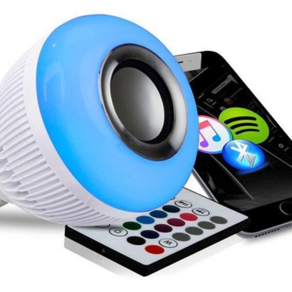 Lâmpada Bluetooth Com Led Rgb Música 12w + Controle Remoto