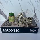 Livro De Papelão, Mini Vaso Verde E Palavra Love Dourada