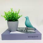 Livro Decorativo Moment, Vaso Cinza E Pássaro Verde Pé Metal