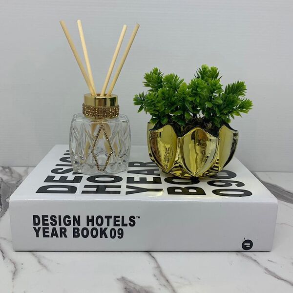 Livro Decorativo, Vaso Dourado De Vidro E Difusor Trabalhado