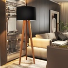 Luminária De Chão Tripé Delta Com Cúpula Abajur Black/nature