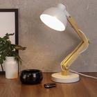 Luminária de Mesa Branca Madeira e Metal Ter Inspire