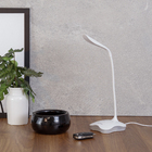 Luminária de Mesa Branca Touch LED 2W 3 Tons Luz Branca Plástico Eco Black+Decker