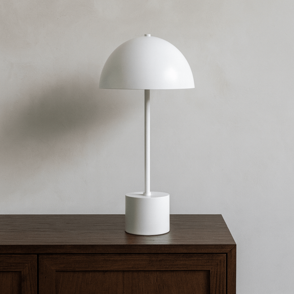 Luminária de Mesa Komaco Slim Com Cúpula Fixa Branca