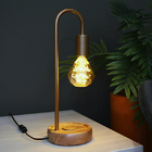 Luminária De Mesa Taschibra Flam Metal/madeira E27 Bivolt Ouro