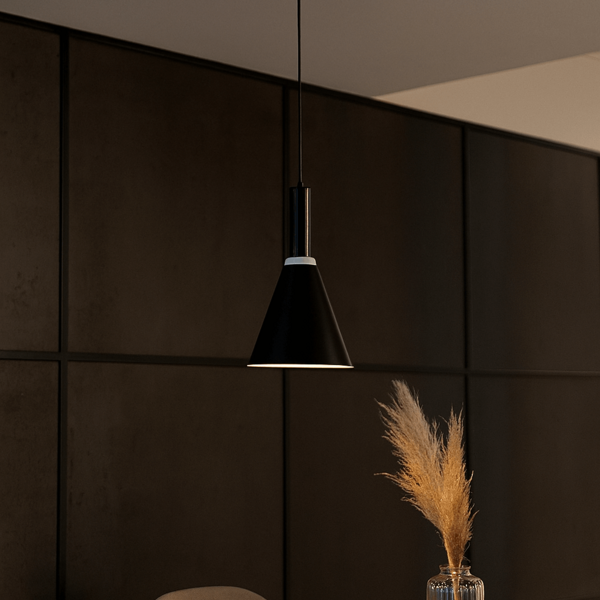 Luminária de Teto Pendente Nísia Cone Preta