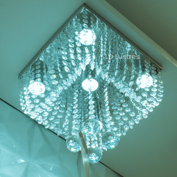 Lustre Cordão De Castanhas Em Acrílico C/ Esferas De 40mm Com