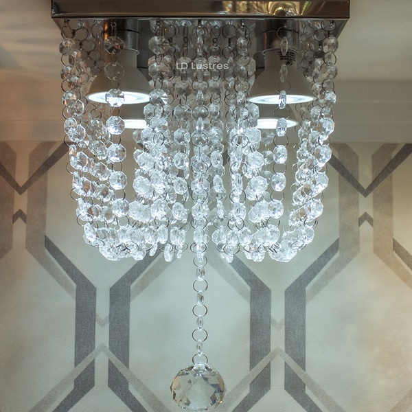 Lustre De Cristal Acrílico C/ 25cm Com Base 20x20cm Mais 4 Lâ