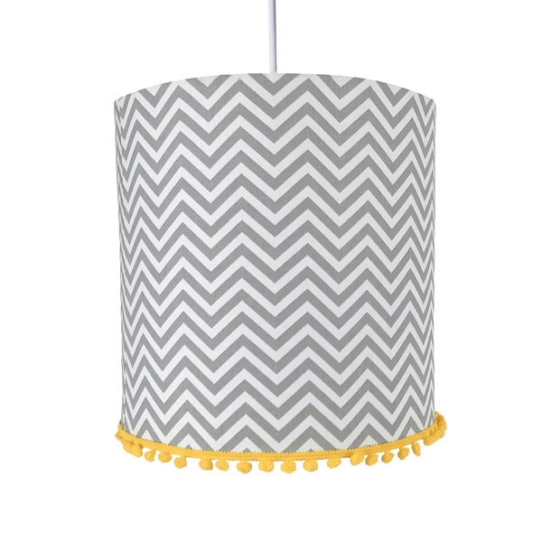 Lustre Tubular Pompom Chevron Cinza Quarto Bebê Infantil