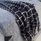 Manta Para Sofá Preto E Cru Grid 1.20x1.80