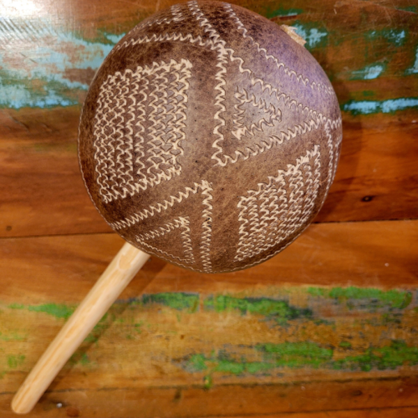 Maracá Indígena Etnia Tikuna Tam. G - Mod. 11