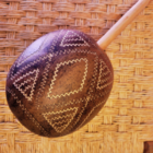 Maracá Indígena Etnia Tikuna Tam. G - Mod. 8