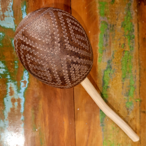 Maracá Indígena Etnia Tikuna Tam. M - Mod. 16