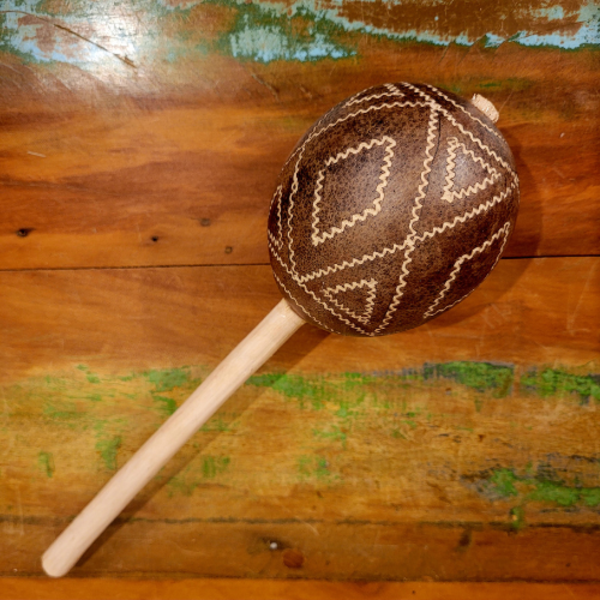 maraca indigena png