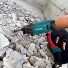 Martelete Combinado Sds Plus 800W HR2470 220V com 5 Brocas, 1 Ponteira e 1 Talhadeira Makita