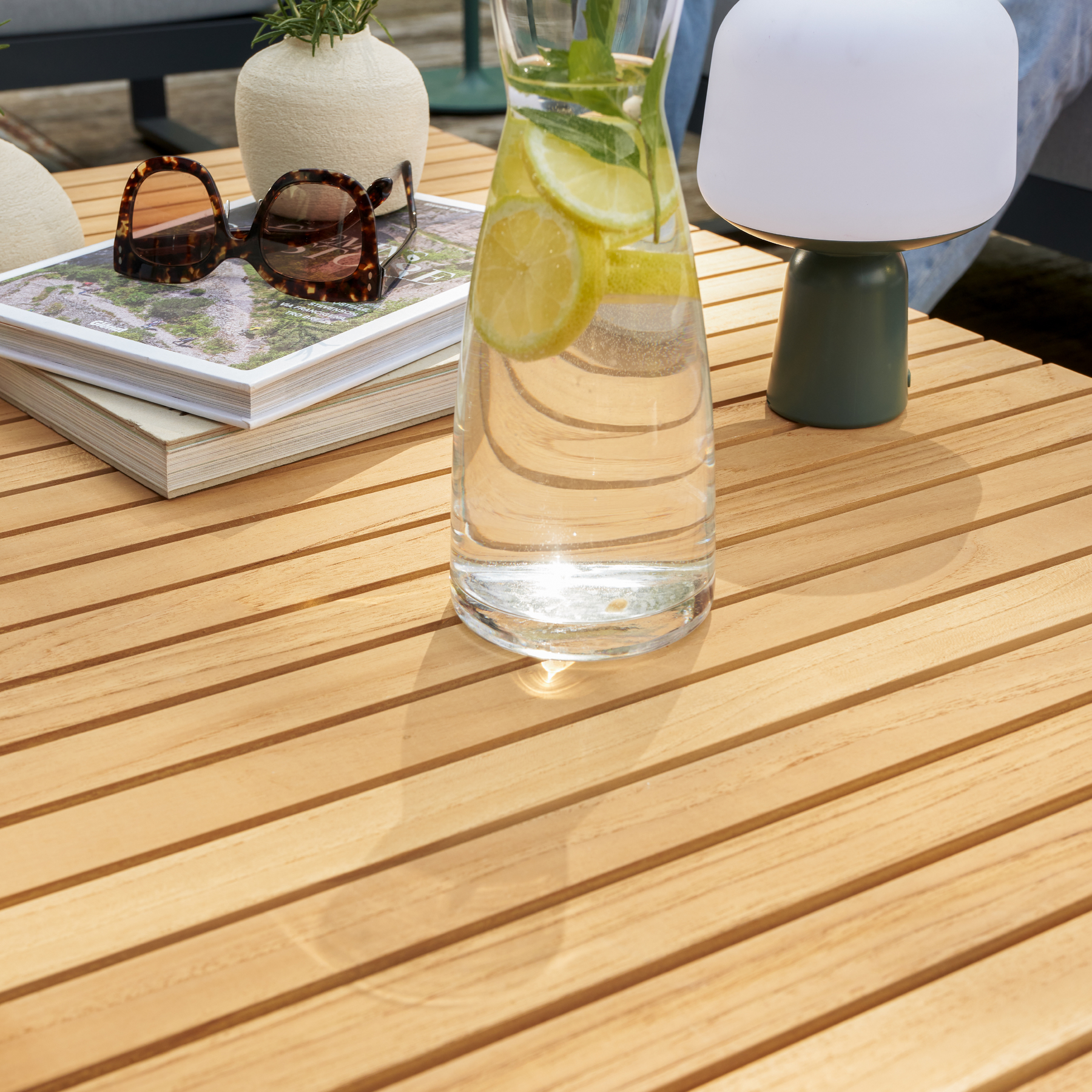 Mesa de Apoio para Jardim Baixa em Alumínio 35,2x70x70cm Cinza Persea Naterial