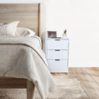 Mesa de Cabeceira Branca 50cm com 3 Gavetas Para Quarto Escri