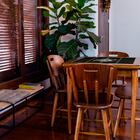 Mesa De Jantar Com 3 Cadeiras Em Madeira Maciça E Azulejo