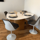 Mesa De Jantar Orgânica 160x165cm Tampo Laca Branca Base Frei