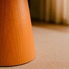 Mesa De Jantar Tampo Em Mdf Com Vidro E Base Em Madeira 110cm