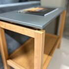 Mesa Lateral Tampo Em Mdf E Pés Em Madeira Maciça Linha Barce