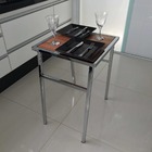 Mesa Pequena Quadrada Cromada Para Cozinhas De Apartamento