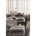 Mesa Plastica Mona Preta Com Pernas De Aluminio Anodizado