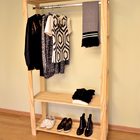 Mini Closet Em Madeira Natural Com Cabideiro Em Metal