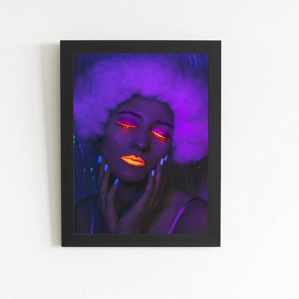 Mulher Maquiagem Neon Laranja Quadro Moldura Preta 60x40cm