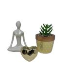 Mulher Meditando  Yoga Branca, Coração E Vasinho Dourado