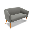 Namoradeira E 2 Poltronas Pé Palito Castanho Stella Suede D03