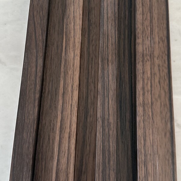 Painel Ripado Interno Wpc 160x24x2900mm - P26 - Cor Imbuia