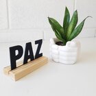 Palavra Decorativa Paz Com Suporte De Madeira Preto 7,5x13 Cm