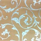 Papel De Parede Sala Lavável Flores Prata Fundo Marrom Claro