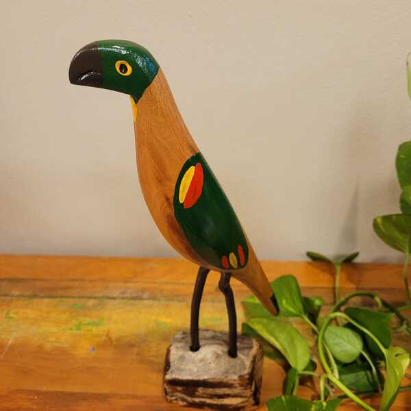 Pássaro Papagaio Madeira/Verde 33cm - Bento de Sumé