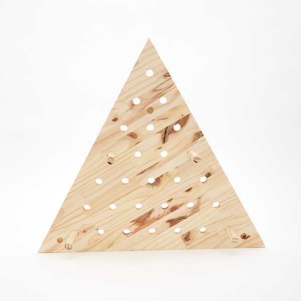 Pegboard Pinus Triangular Com 4 Suportes 54x48cm
