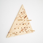 Pegboard Pinus Triangular Com 4 Suportes 54x48cm