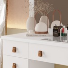 Penteadeira Eloa Branca Com Puxadores Em Couro Marrom