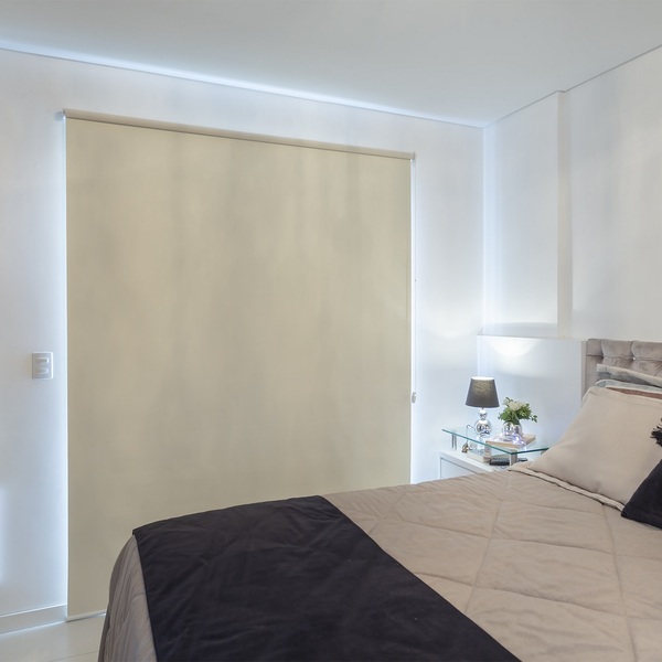 Persiana Rolo (0,80Larg. x 2,00Alt.) Tecido Blackout Creme -