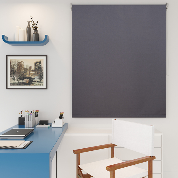 Persiana Rolo Tecido Poliester Blackout Cinza Escuro 1 40x1 60m Inspire Leroy Merlin Ótimo acabamento com guias de alumínio em toda a volta é o ideal para quem gosta do ambiente bem escuro, pois veda totalmente a entrada de luz. persiana rolo tecido poliester blackout cinza escuro 1 40x1 60m inspire