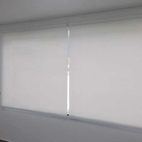 Persiana Rolon Tela Solar 3% 1,60 L X 1,60 A Com Bando