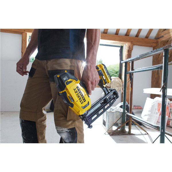 Pinador 16g Gatilho Sequencial Luz De Led Scn616d1k Stanley