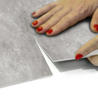 Piso Vinílico Cola Château Usse Texturizado Cinza m² Arquitech