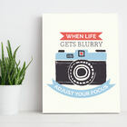 Placa Decorativa MDF Frase Adjust Focus 30x40