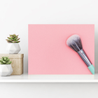 Placa Decorativa Pincel de Maquiagem Fundo Rosa 20x30cm
