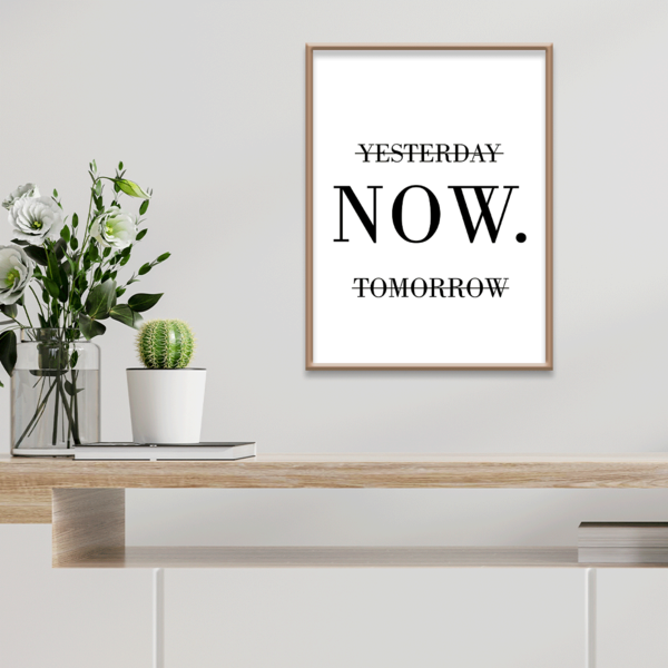 Plaquinha Decorativa Adesivada Now