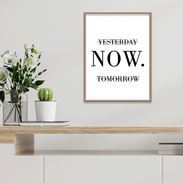 Plaquinha Decorativa Adesivada Now