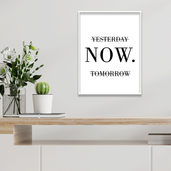 Plaquinha Decorativa Adesivada Now